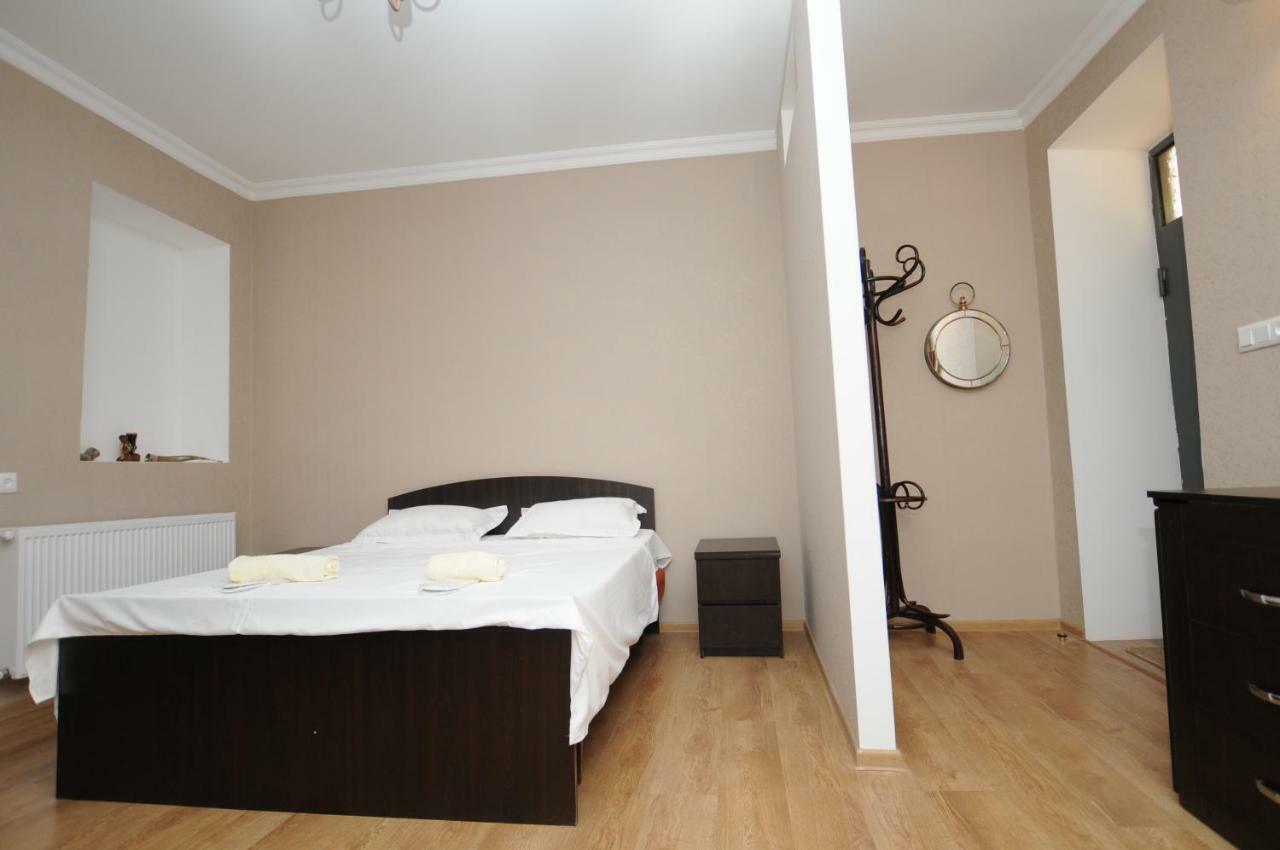 Shako'S Apartments Tbilisi Bagian luar foto